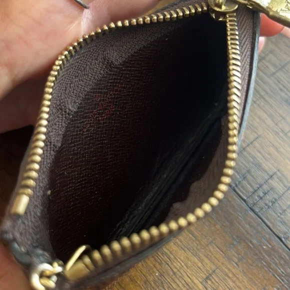 Authentic Louis Vuitton Brown Key Pouch with Gold Clip - Picture 7 of 9